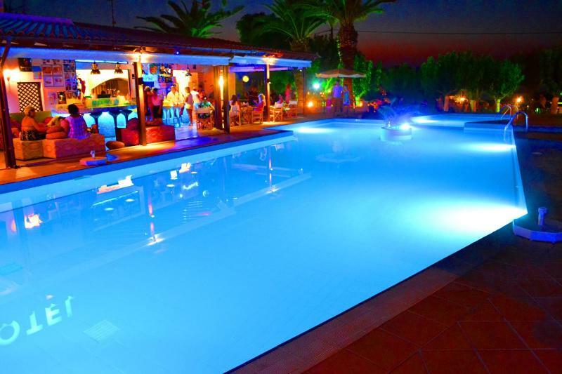 Amnissos Hotel Pigianos Kampos  Exterior photo